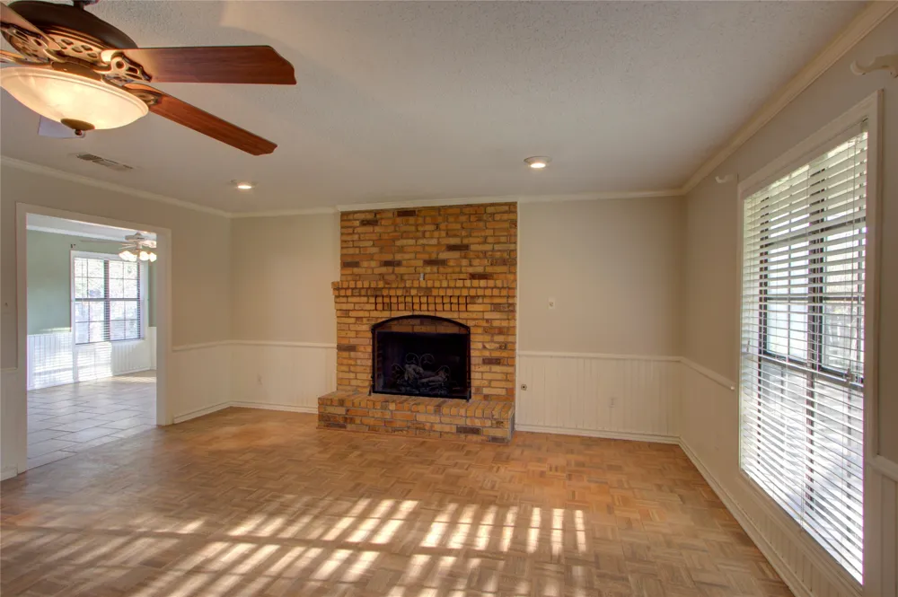 325 Loma Linda Wake Village, TX 75501