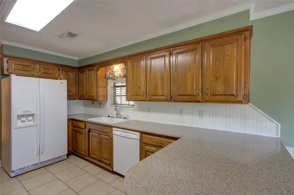 325 Loma Linda Wake Village, TX 75501
