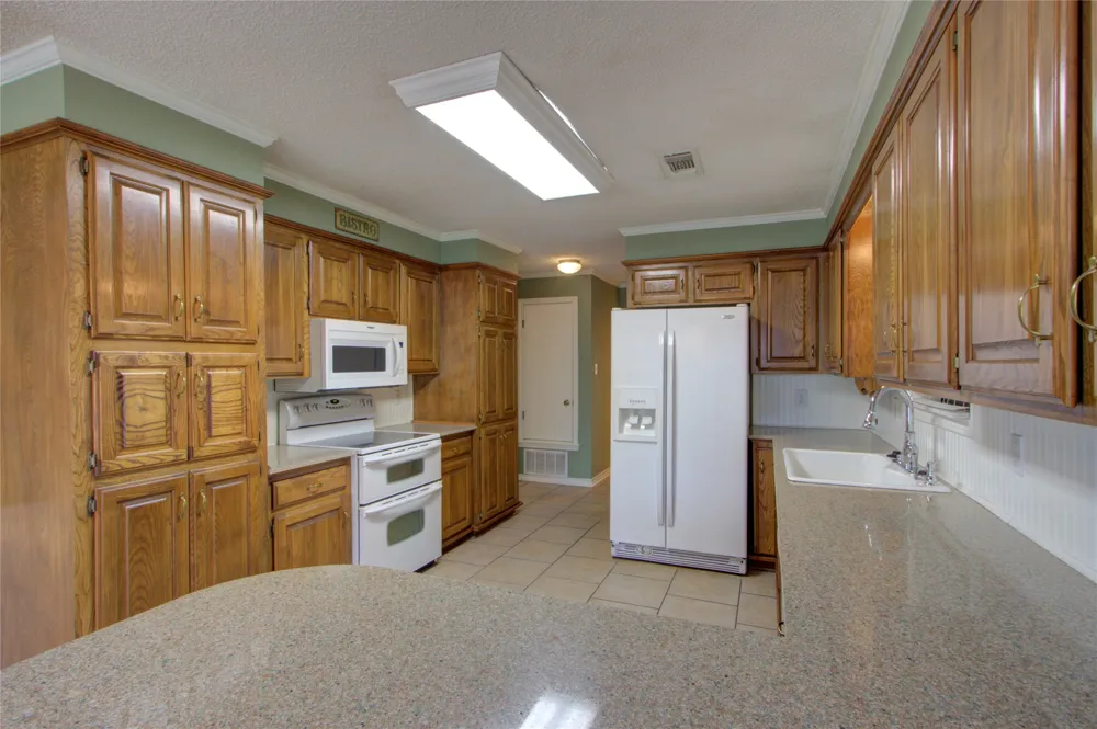 325 Loma Linda Wake Village, TX 75501