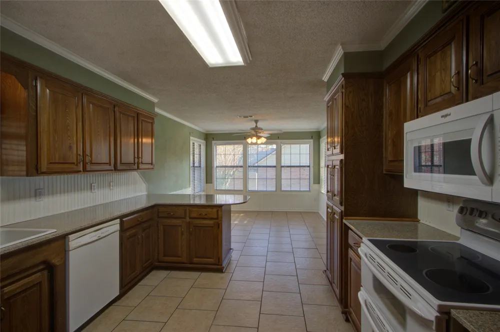325 Loma Linda Wake Village, TX 75501