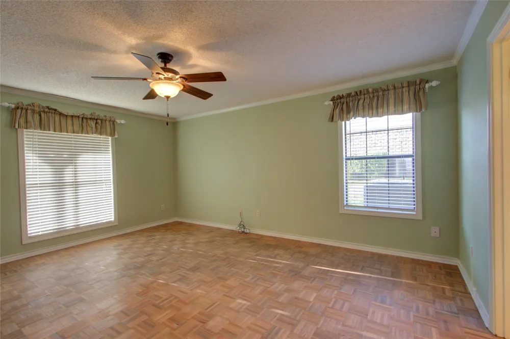 325 Loma Linda Wake Village, TX 75501