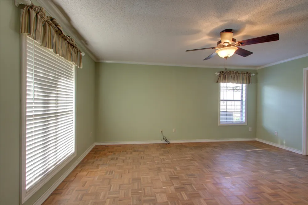 325 Loma Linda Wake Village, TX 75501