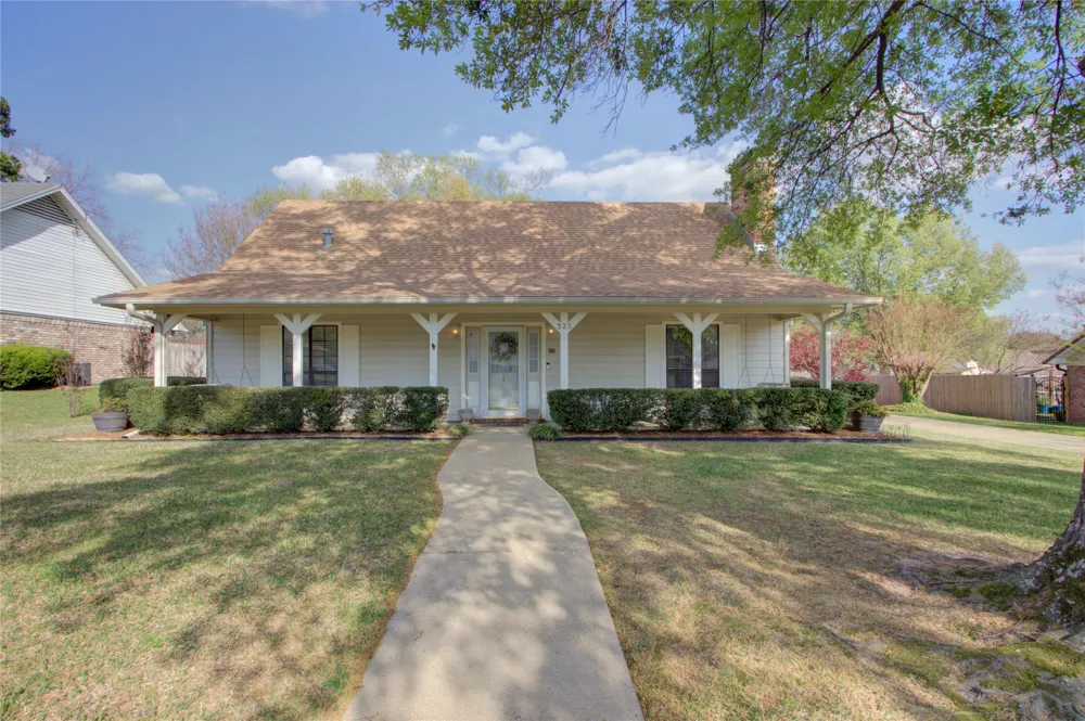 325 Loma Linda Wake Village, TX 75501