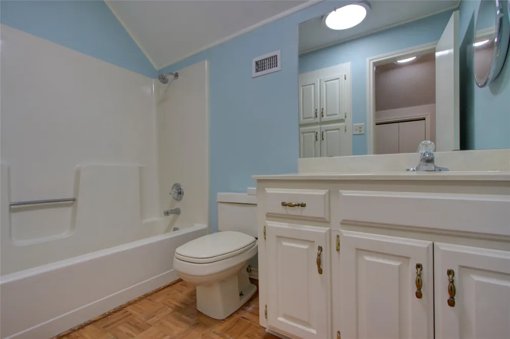 325 Loma Linda Wake Village, TX 75501