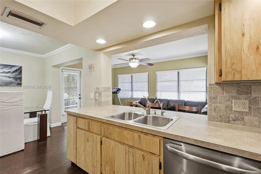 1625 Sunkist Way Fort Myers, FL 33905