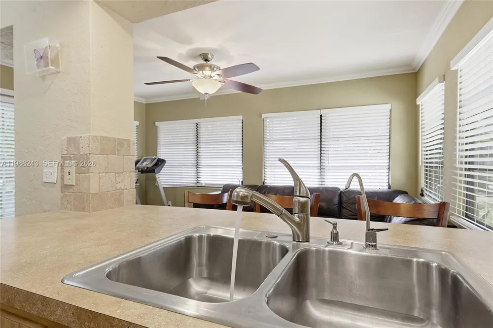 1625 Sunkist Way Fort Myers, FL 33905