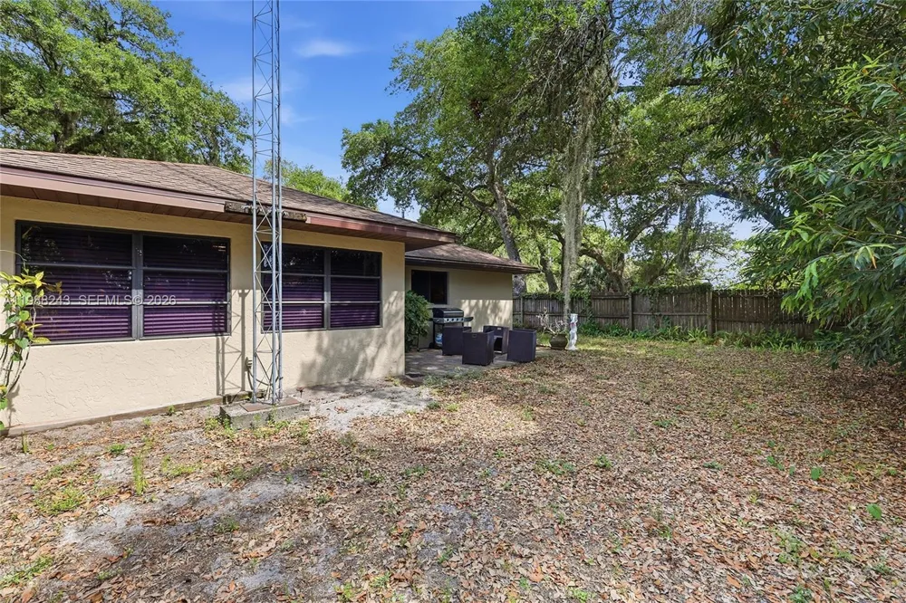 1625 Sunkist Way Fort Myers, FL 33905