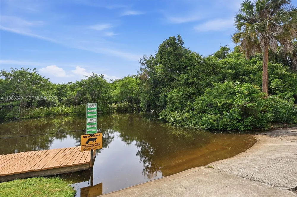 1625 Sunkist Way Fort Myers, FL 33905