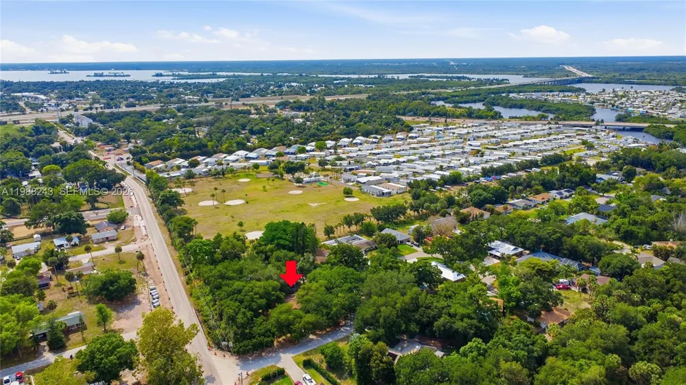 1625 Sunkist Way Fort Myers, FL 33905