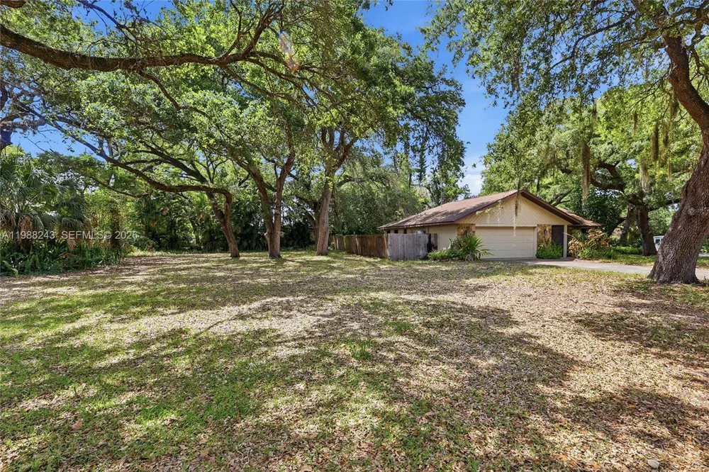 1625 Sunkist Way Fort Myers, FL 33905