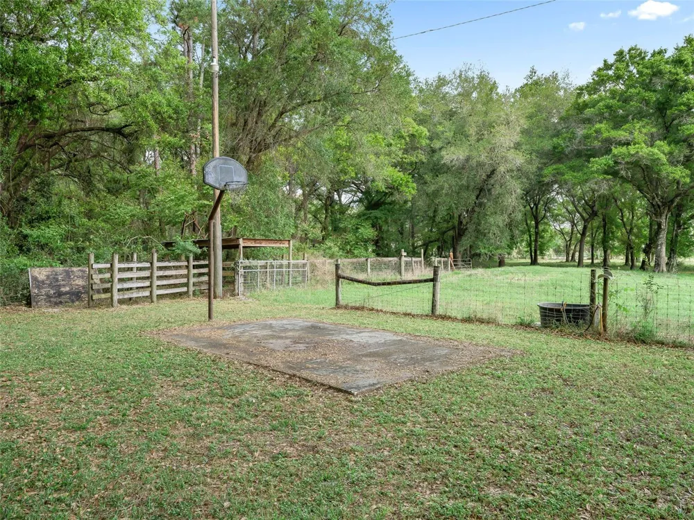 8234 S US 301 Bushnell, FL 33513