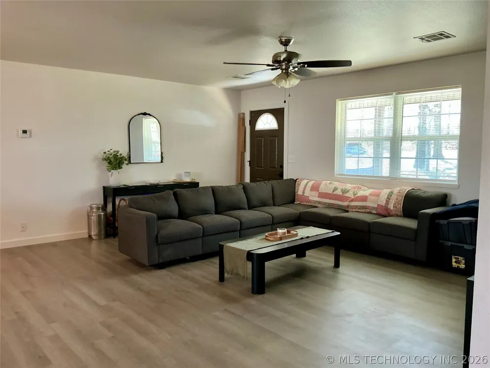 8354 Hwy 82 Spavinaw, OK 74366