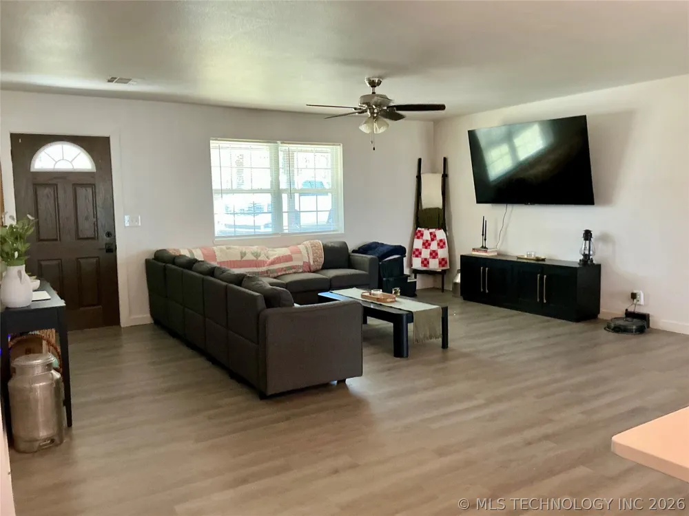 8354 Hwy 82 Spavinaw, OK 74366