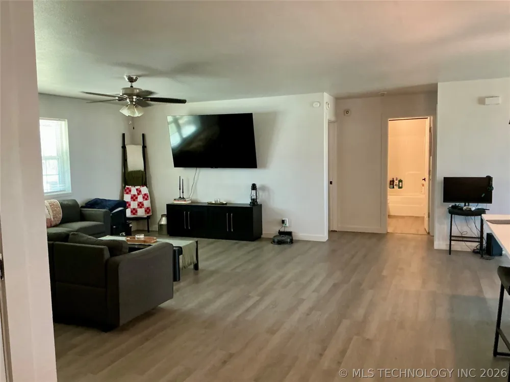8354 Hwy 82 Spavinaw, OK 74366