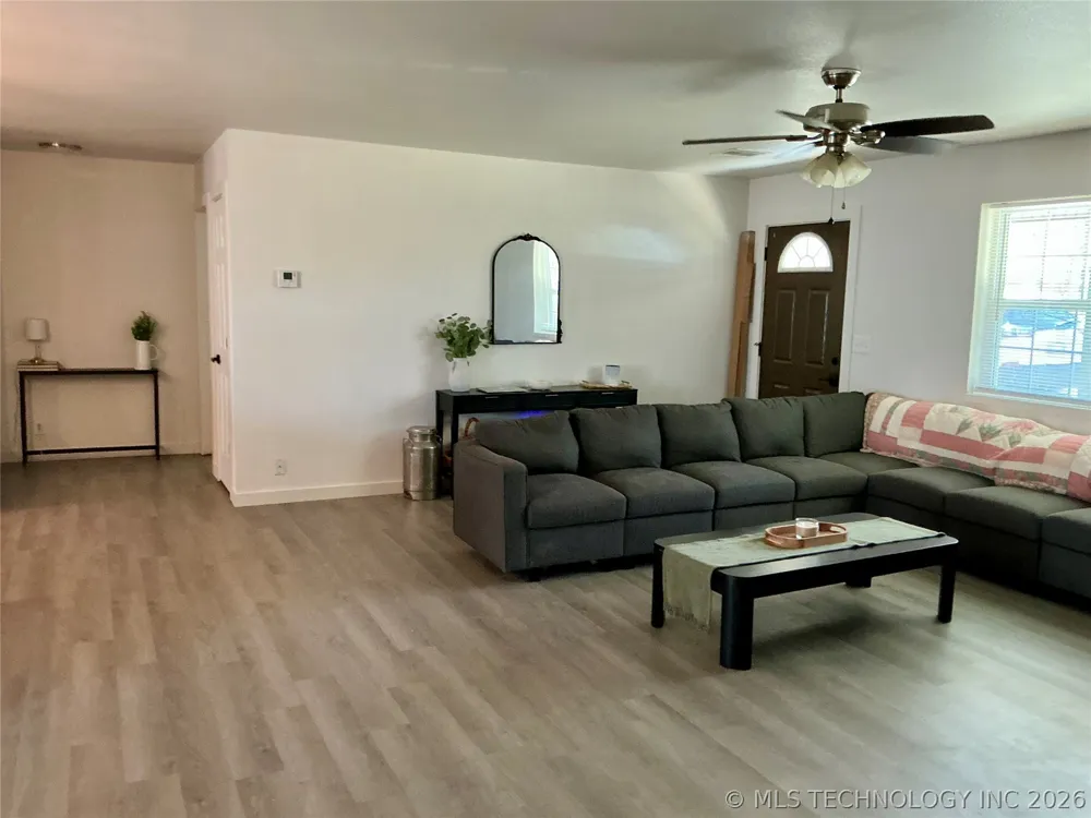 8354 Hwy 82 Spavinaw, OK 74366