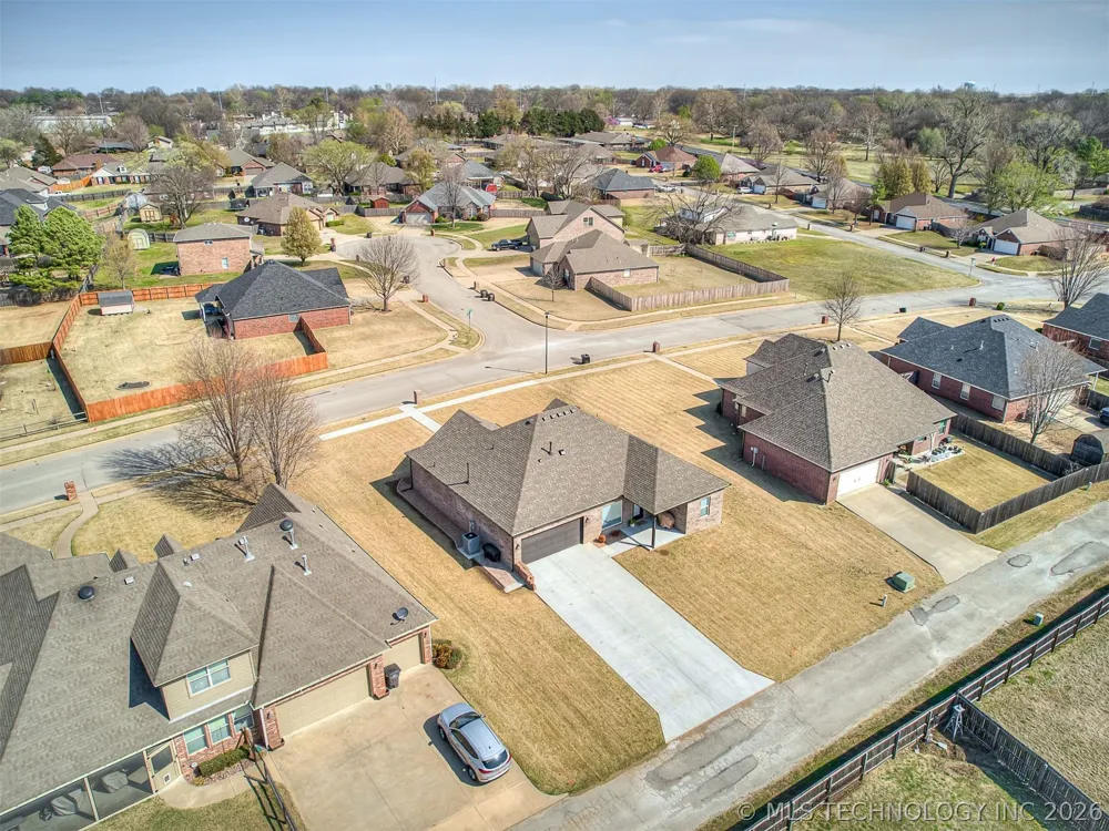 5309 Barnett Avenue Bartlesville, OK 74006