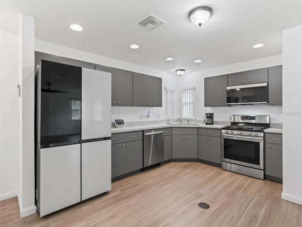 9318 CR 649 Bushnell, FL 33513