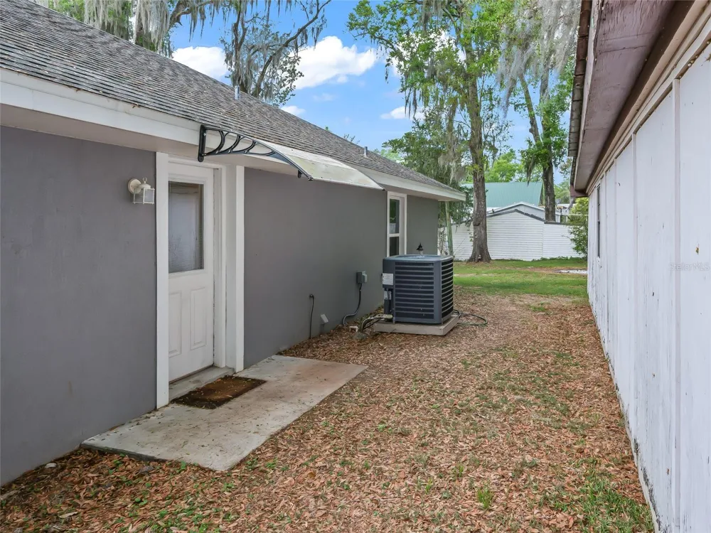 9318 CR 649 Bushnell, FL 33513