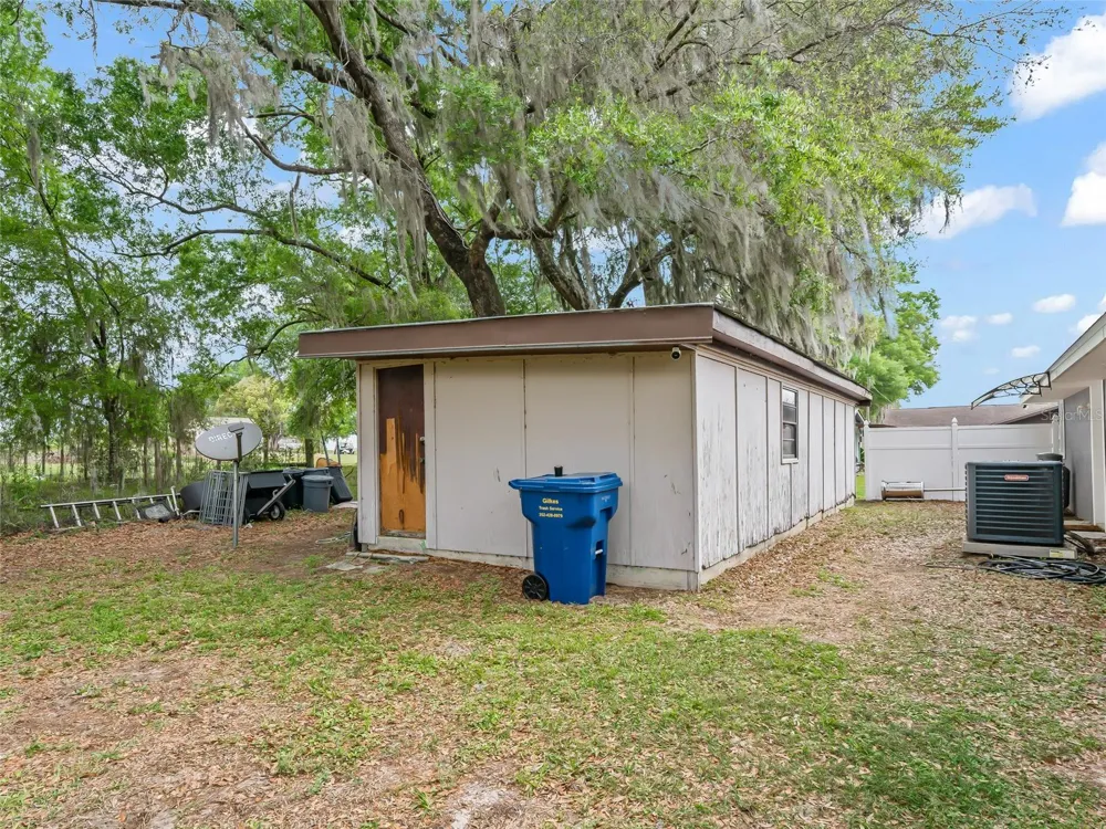 9318 CR 649 Bushnell, FL 33513