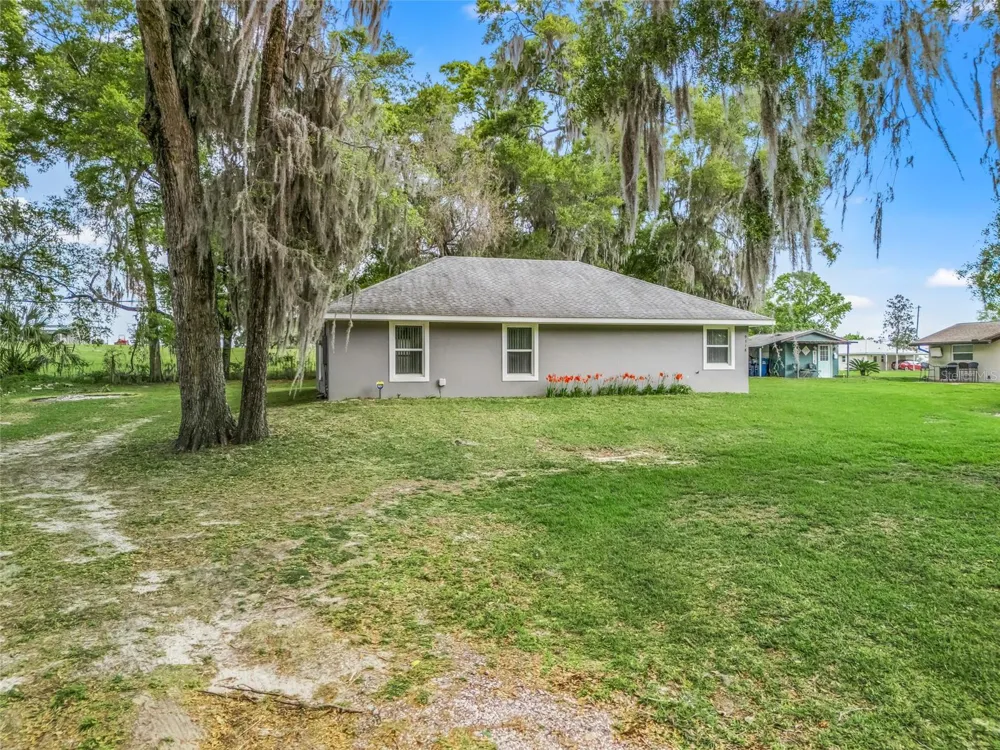 9318 CR 649 Bushnell, FL 33513