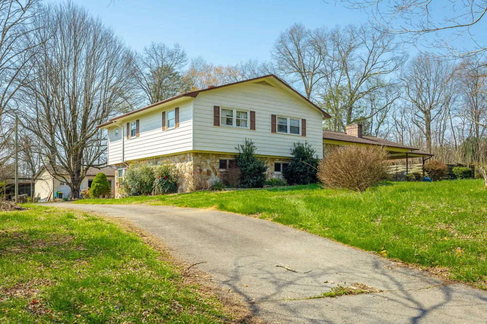 724 Watts Bar Highway Spring City, TN 37381