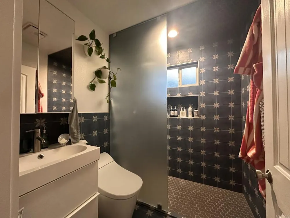 4043 W 159th Street Lawndale, CA 90260