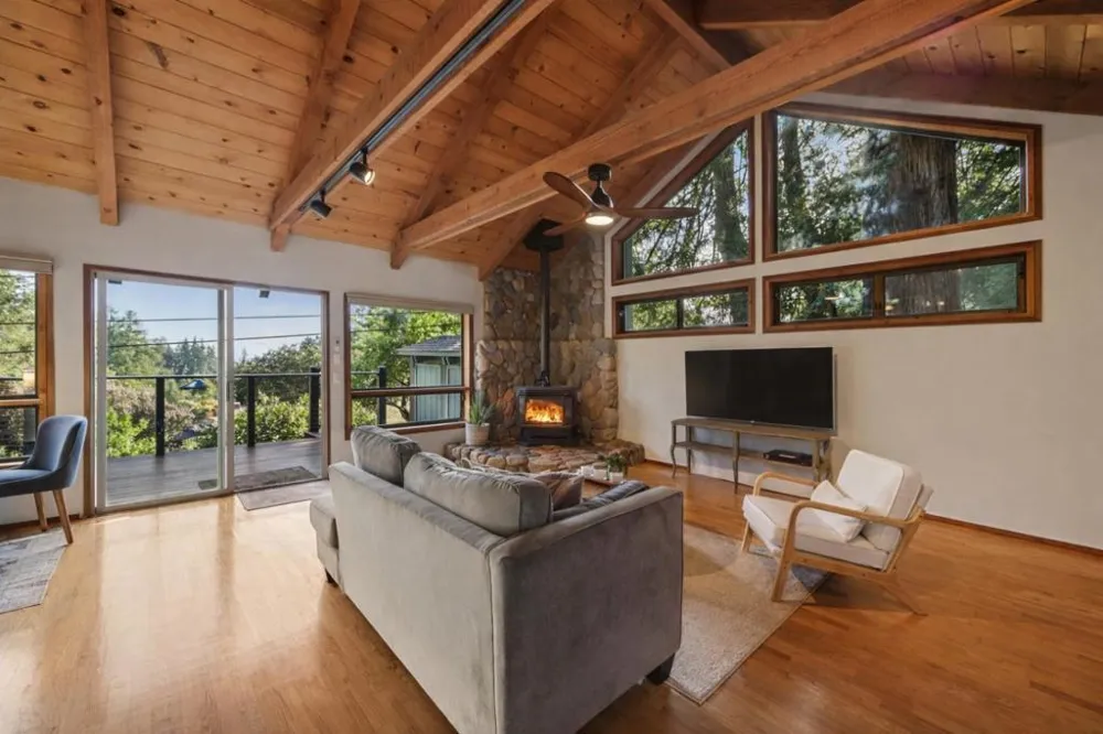 120 Bella Vista Lane Watsonville, CA 95076
