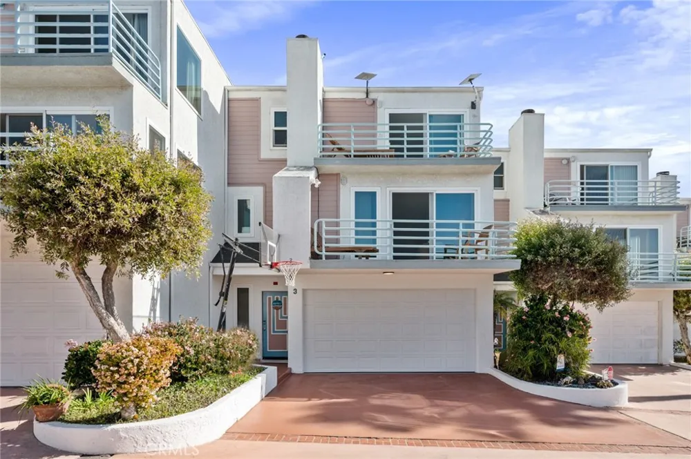 867 Aubrey Court #3 Hermosa Beach, CA 90254