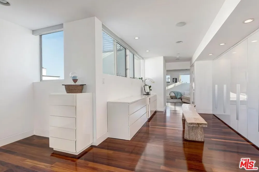 111 Eastwind Street Marina del Rey, CA 90292