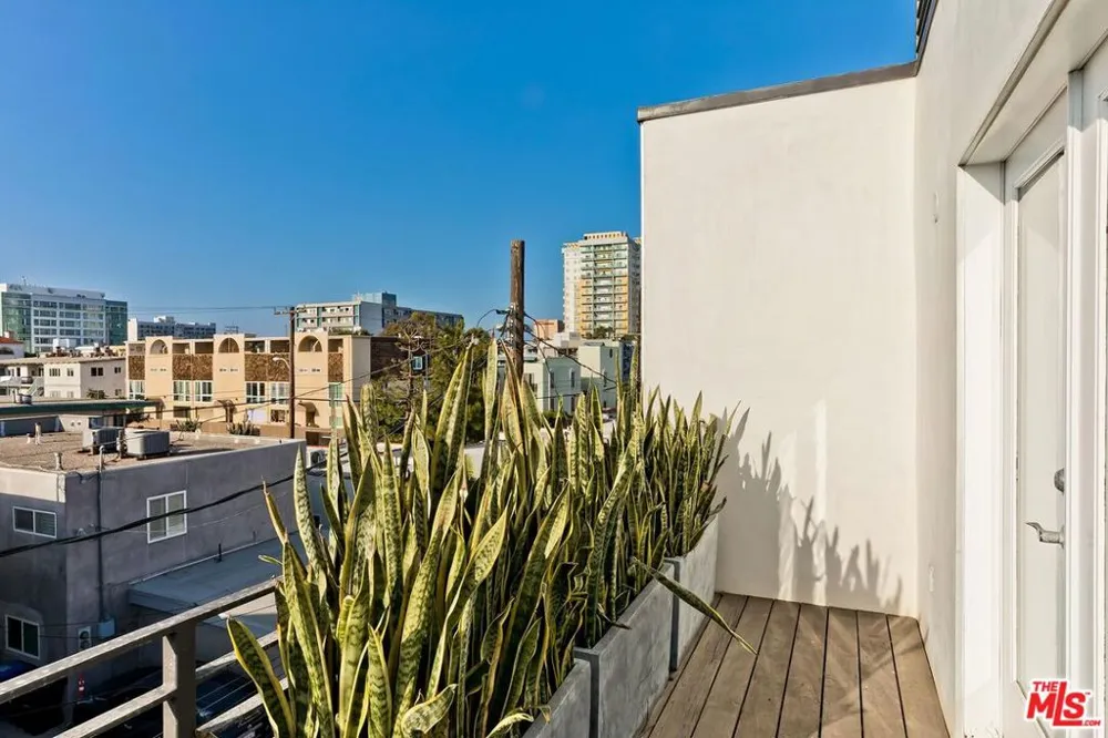 111 Eastwind Street Marina del Rey, CA 90292