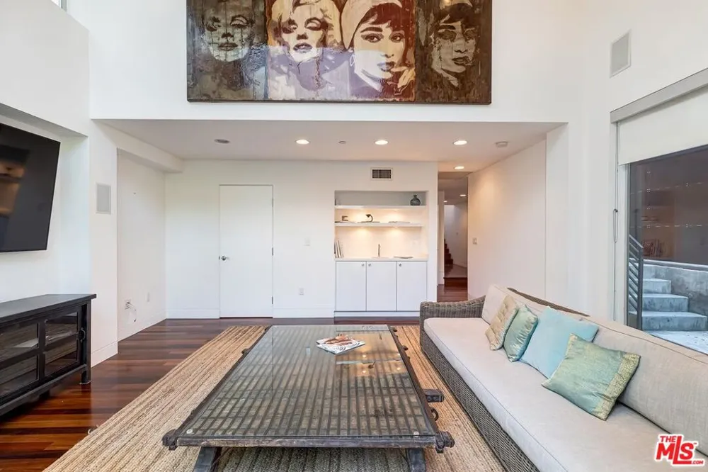 111 Eastwind Street Marina del Rey, CA 90292