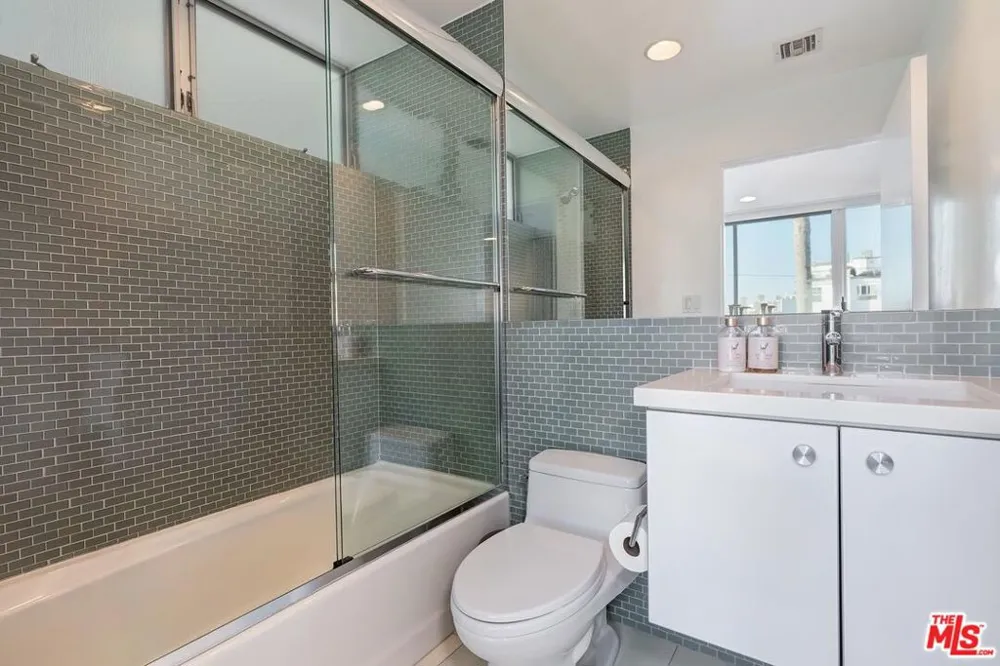 111 Eastwind Street Marina del Rey, CA 90292