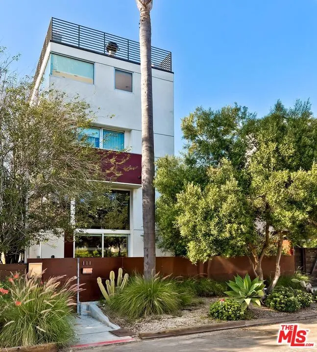 111 Eastwind Street Marina del Rey, CA 90292