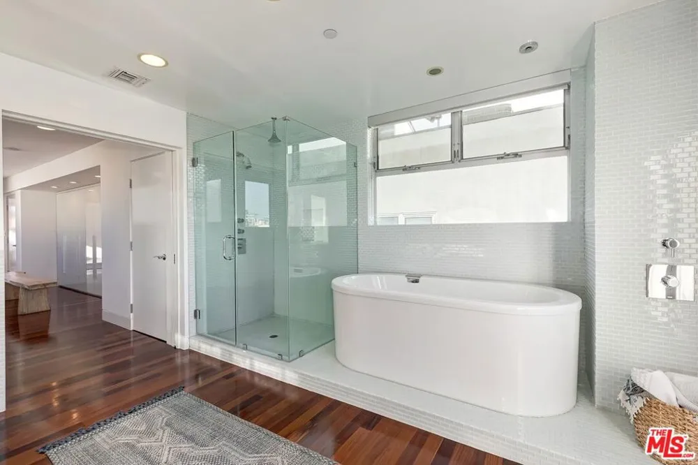 111 Eastwind Street Marina del Rey, CA 90292
