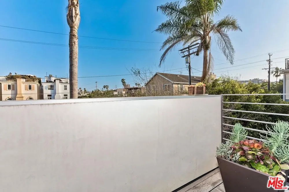 111 Eastwind Street Marina del Rey, CA 90292
