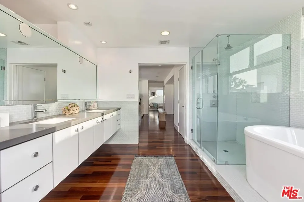 111 Eastwind Street Marina del Rey, CA 90292