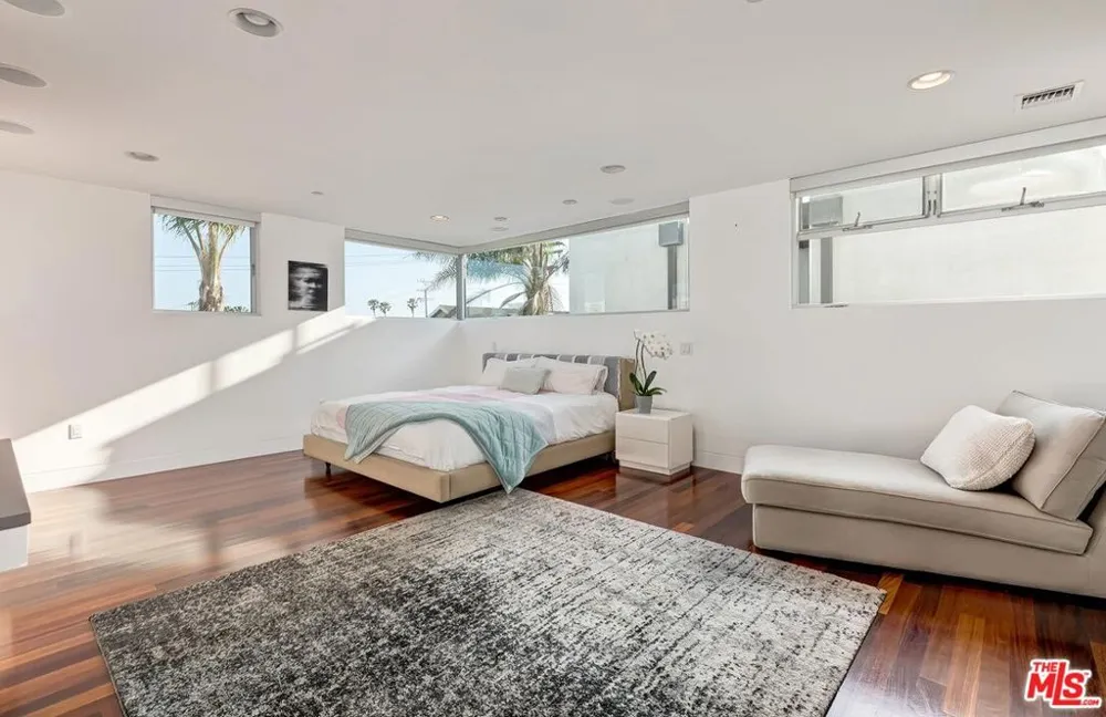 111 Eastwind Street Marina del Rey, CA 90292