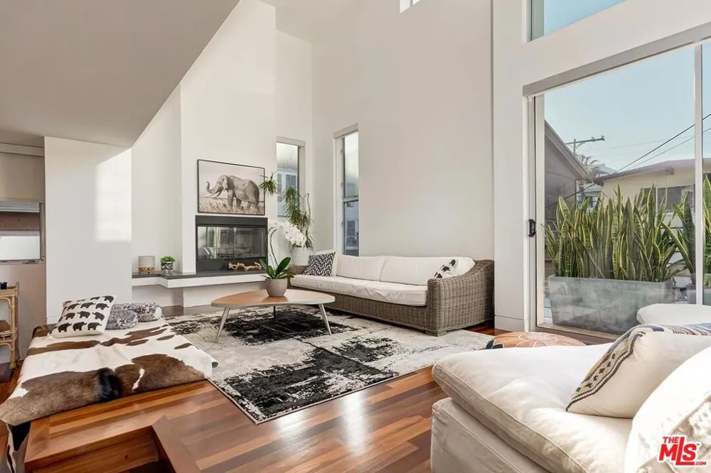 111 Eastwind Street Marina del Rey, CA 90292