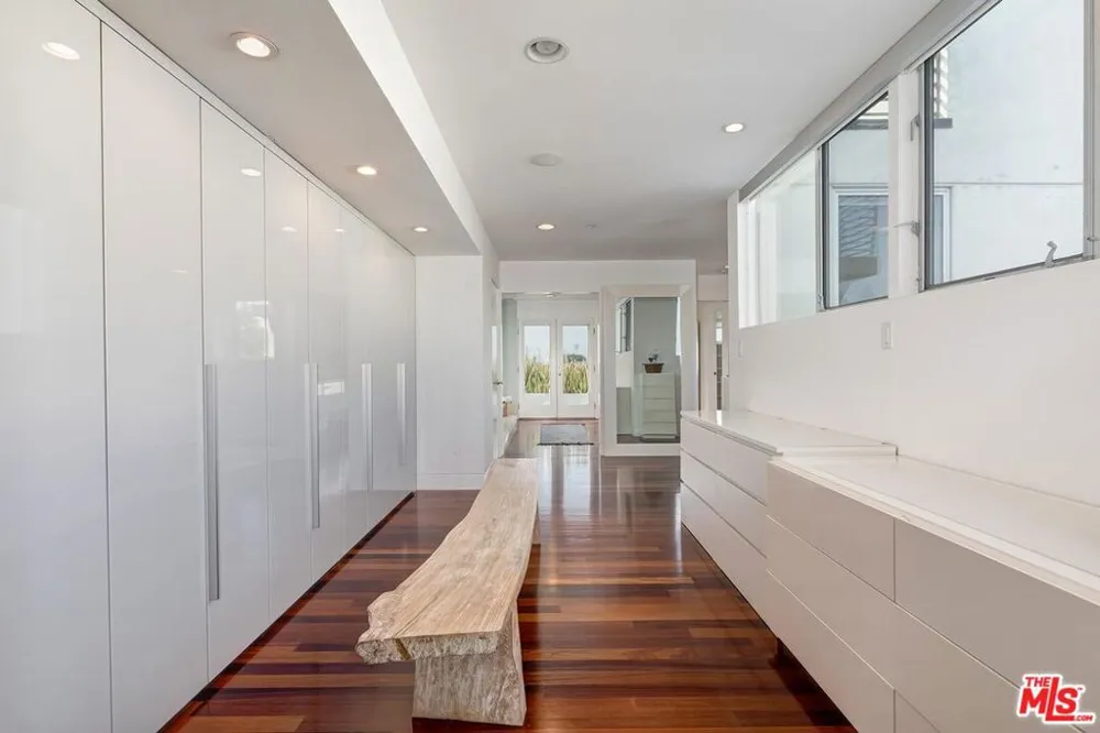 111 Eastwind Street Marina del Rey, CA 90292