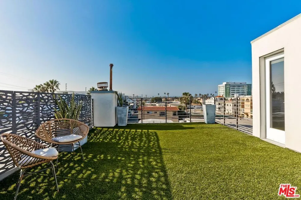 111 Eastwind Street Marina del Rey, CA 90292