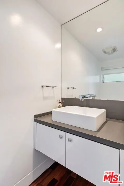 111 Eastwind Street Marina del Rey, CA 90292