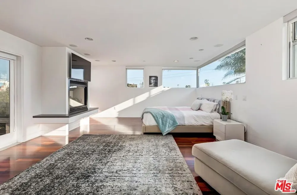 111 Eastwind Street Marina del Rey, CA 90292