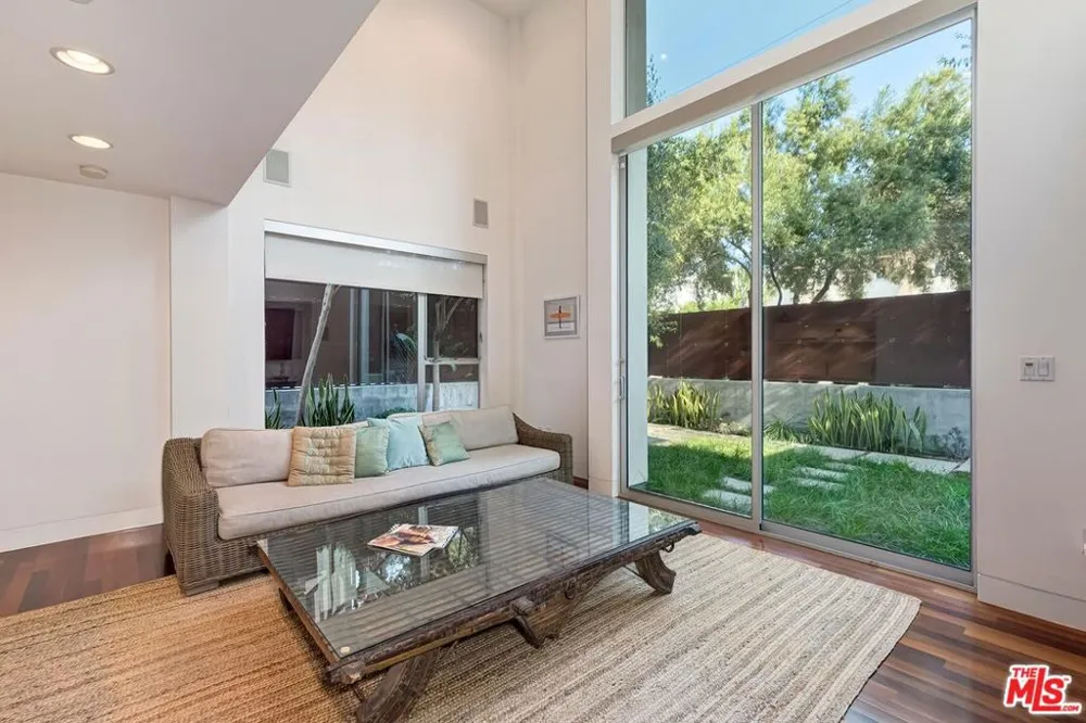 111 Eastwind Street Marina del Rey, CA 90292