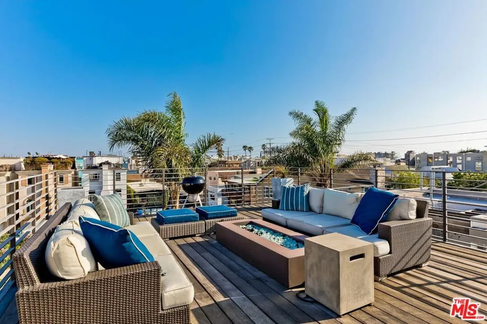 111 Eastwind Street Marina del Rey, CA 90292