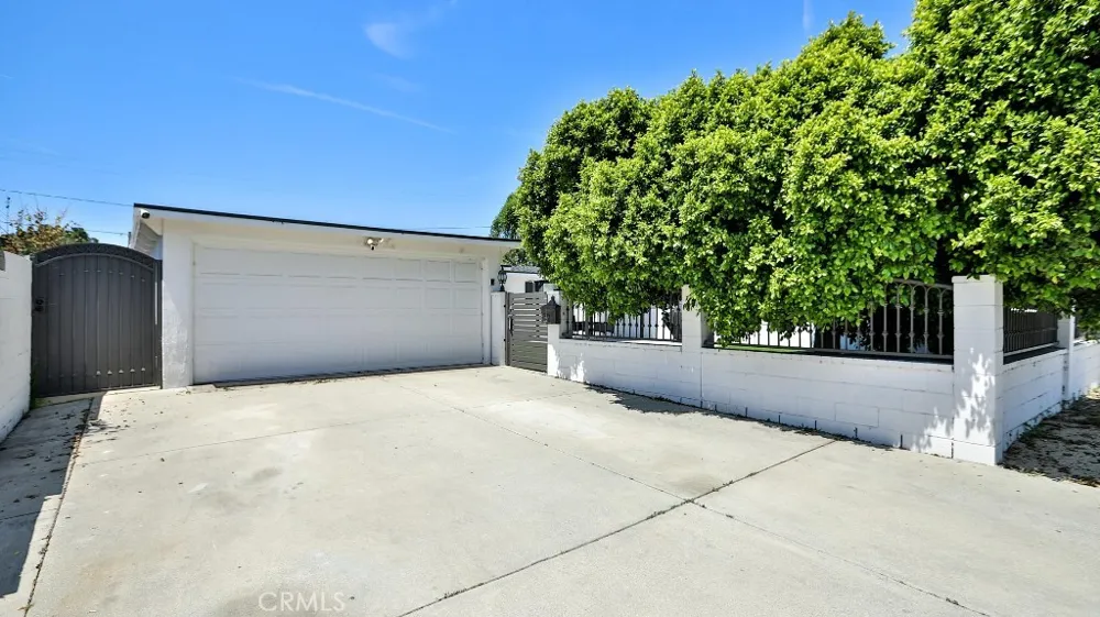 10301 Antigua Street Anaheim, CA 92804