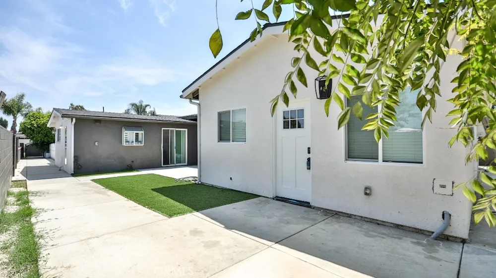 10301 Antigua Street Anaheim, CA 92804