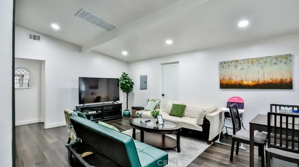10301 Antigua Street Anaheim, CA 92804