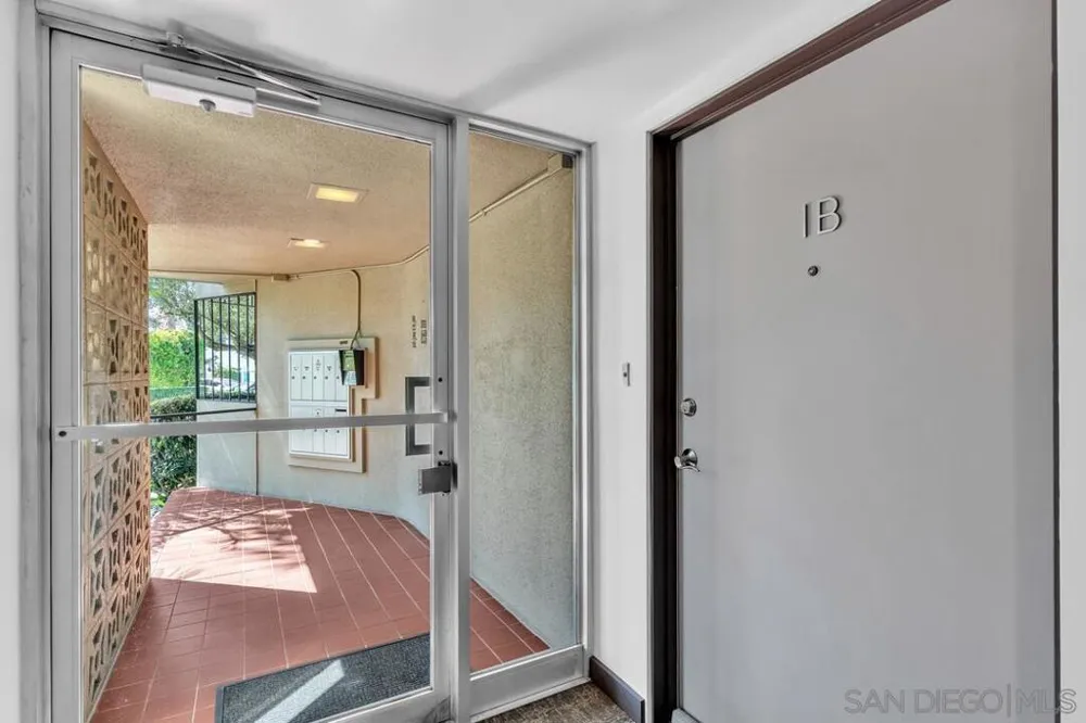 1155 Star Park Circle #1B Coronado, CA 92118