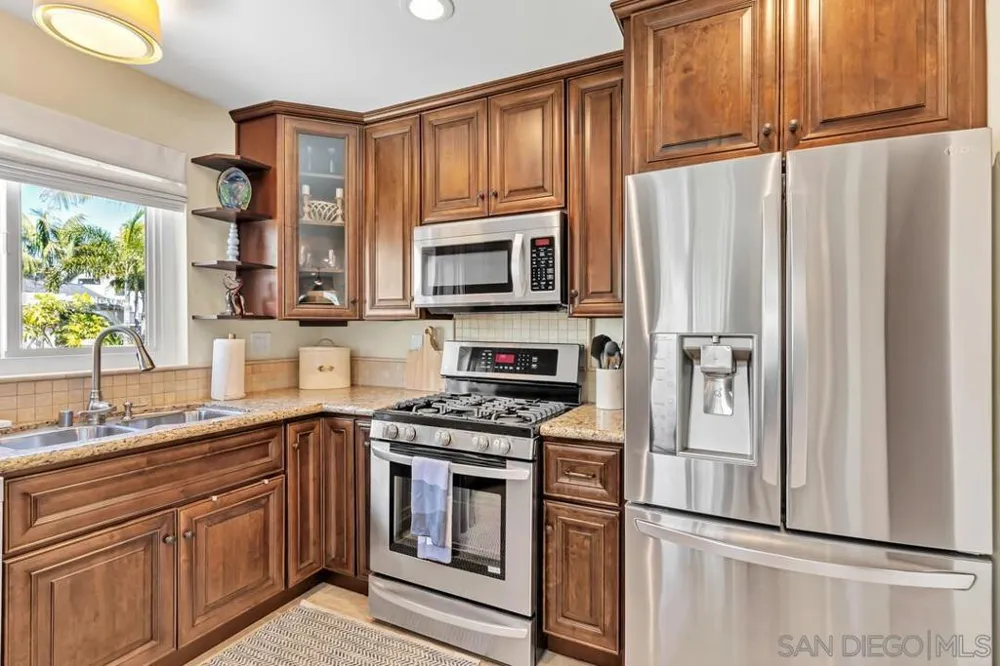 1155 Star Park Circle #1B Coronado, CA 92118