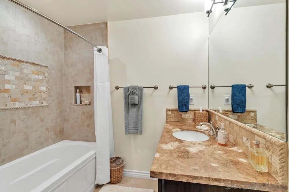 1155 Star Park Circle #1B Coronado, CA 92118